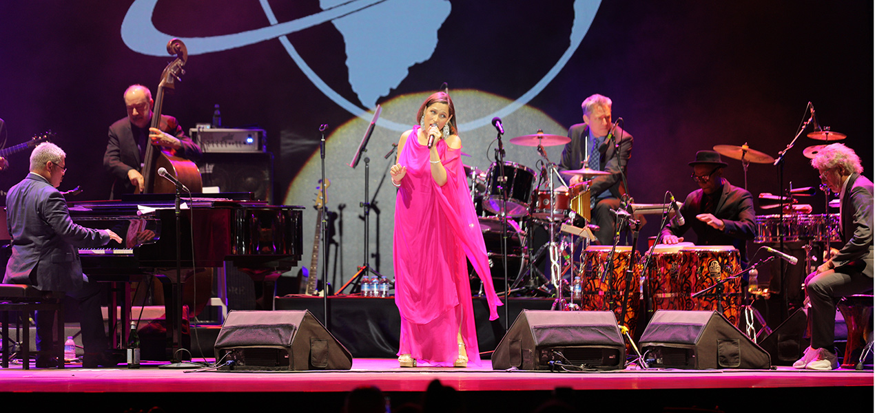 Pink Martini Slider